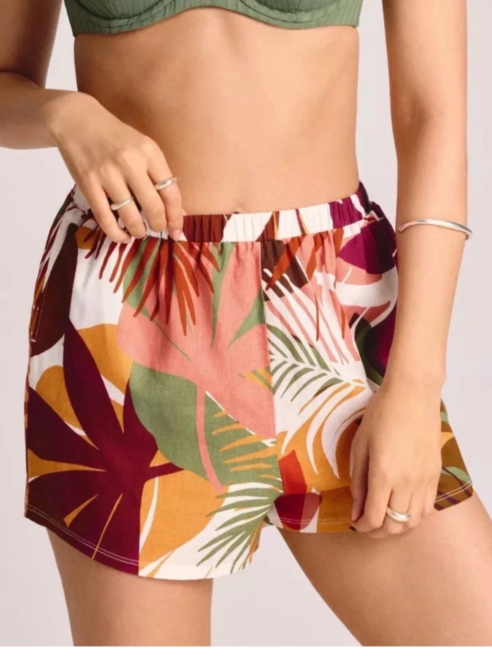 Tropical Print Elastic Waist Women’s Shorts - Multicolor